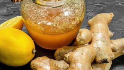 गर्मी में शहद और अदरक खाने के तीन ज़बरदस्त फायदे #health #shorts #viral #trending #like #fact #reels