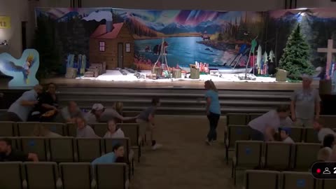 People fleeing at Crosspointe Community Church in Wayne, Michigan after shooting