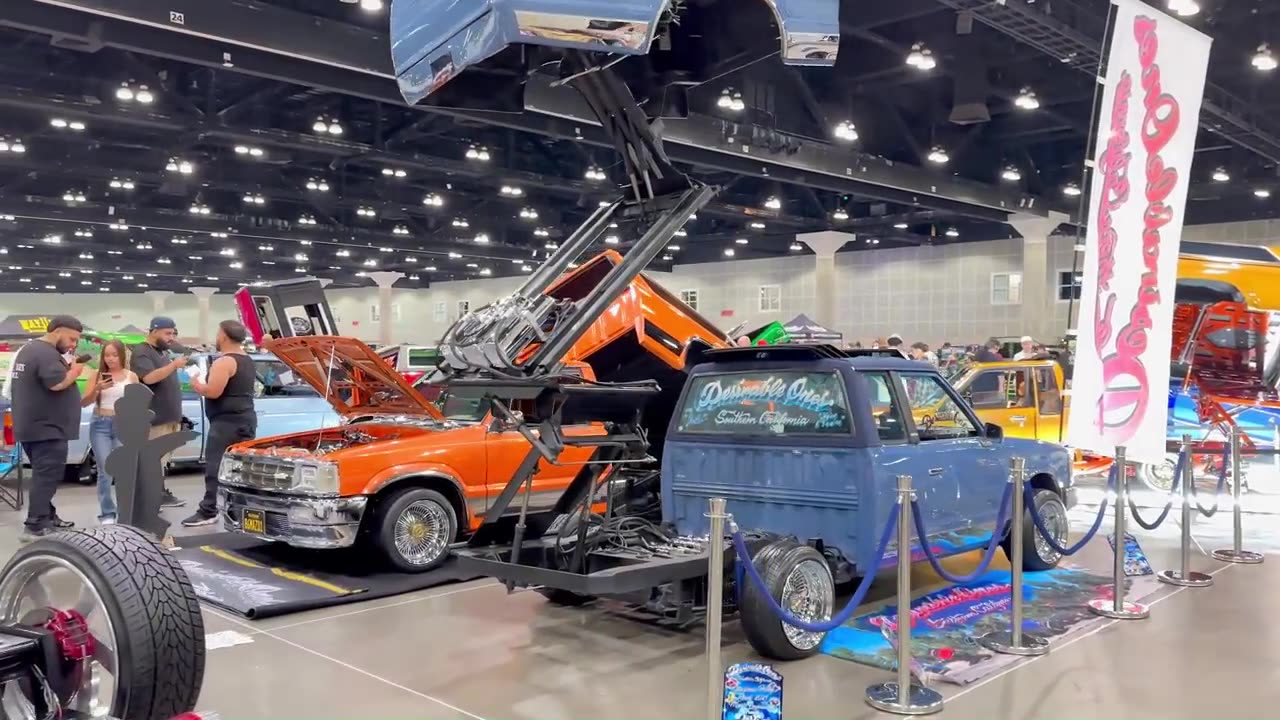 BEAUTIFUL MODELS INSANE LOWRIDERS – L.A. CAR SHOW VIBES