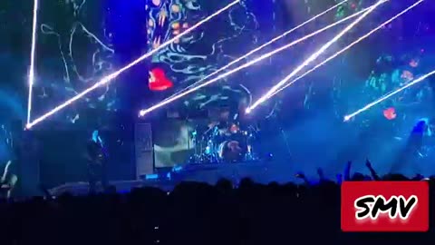 #ShittyMillennialVideos 📱📹🎬 Mastodon 🐘 - Megalodon 🦈 @ ShoWare Center Kent, WA 08/17/2024