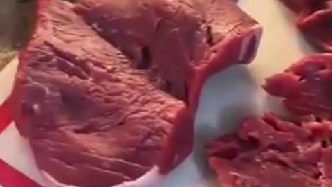 Butcher, bought a pack of ‘Certified Angus Beef’ from the grocery store, it so fake, like its gleud