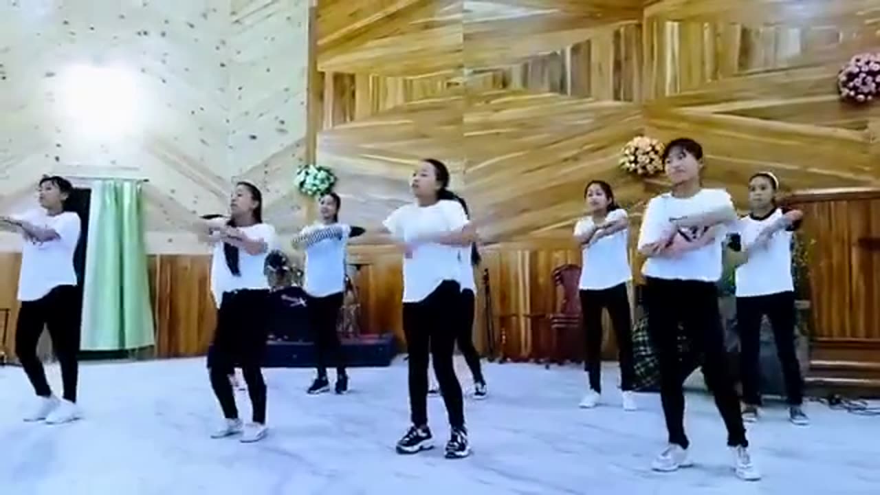 Sri La La Group Dance