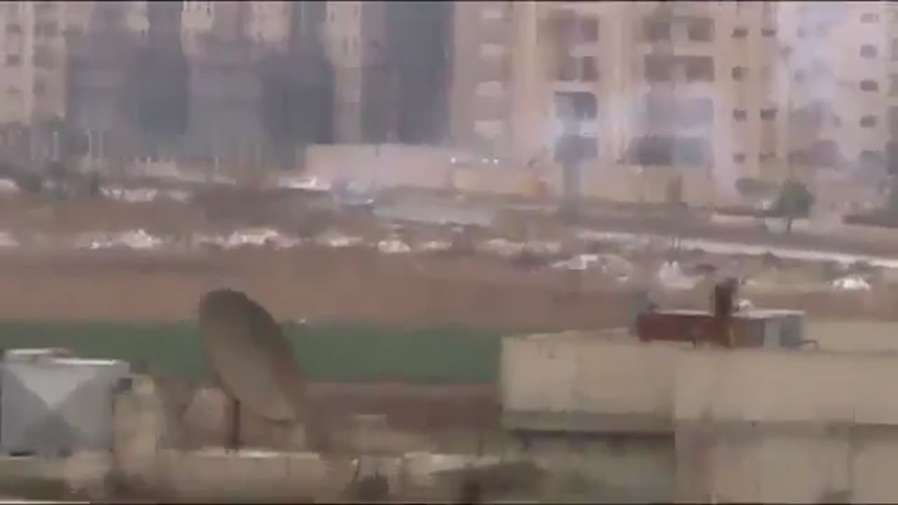 Homs syria war 1x BMP-1 hit by RPG 2011.11.18