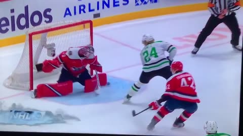 Capitals G #48 Logan Thompson stuffing Stars #24 Roope Hintz