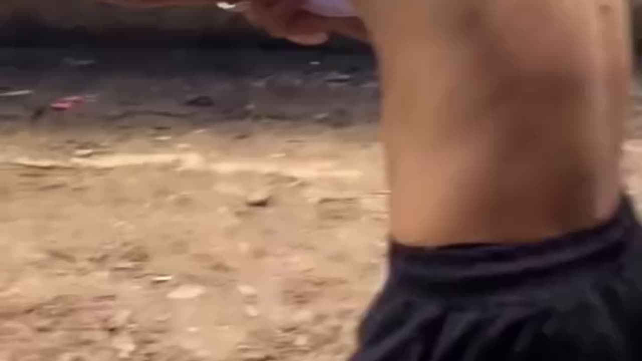 This video is great, it messed with those who are quiet! He got what he deserved.