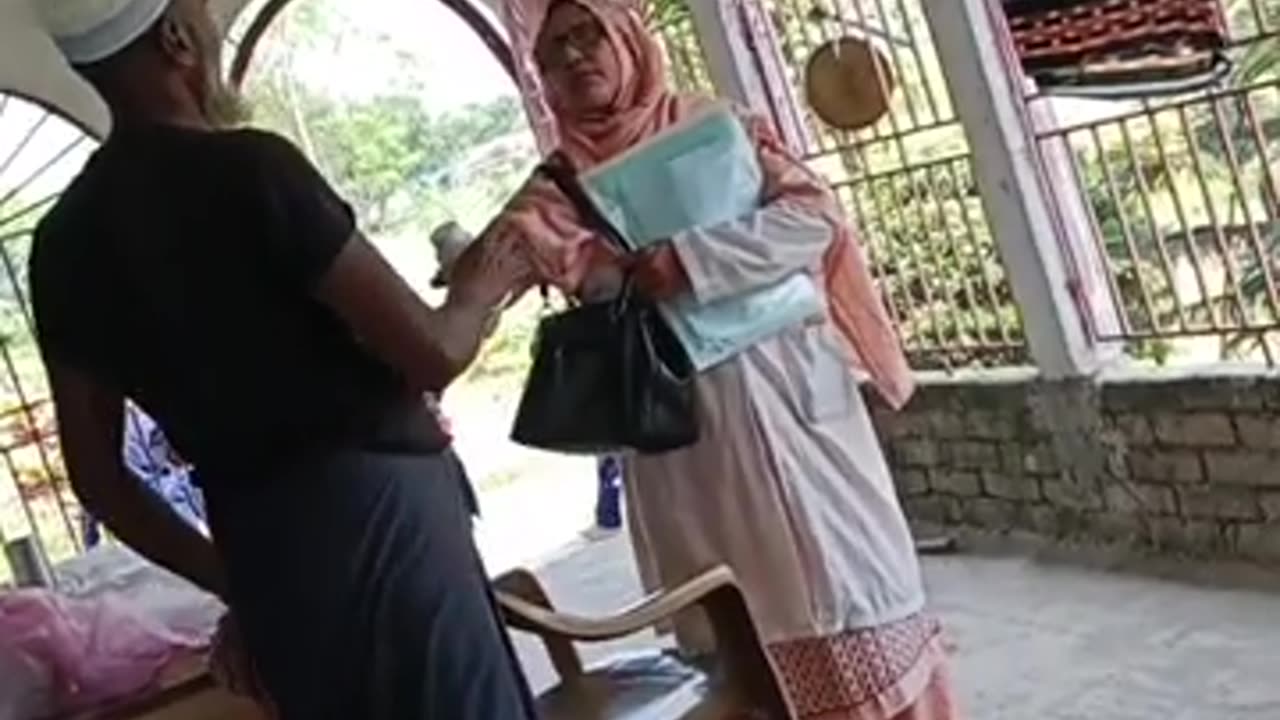 ডাক্তার কাজ ফাঁকি দেয়