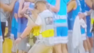 Giannis slaps teammate