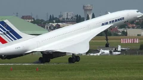 JET FUEL HOAX + De 100 000 Litres Dans Le Concorde