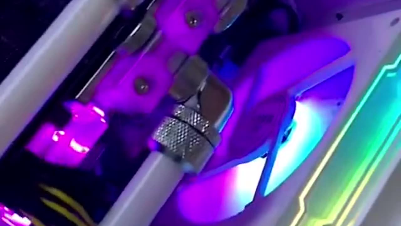 🔥 #PCBuilding #GamingSetup #WhitePC #RGBBuild #GamingPC #techshorts
