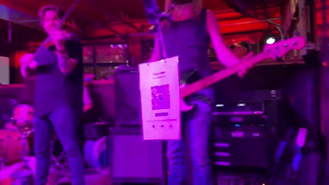 NASHVILLE TN LIVE BROADWAY STREET / PEOPLE WATCHING / BANDS WATCHING / BARS