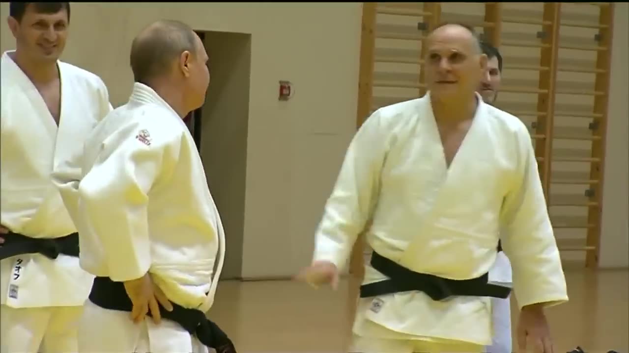 “Black-Belt Putin Dominates Olympic Judokas with Impressive Throws”