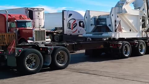 Cool #reallifetruckers #truckinlifestyle #trucking #ourtruckinglife