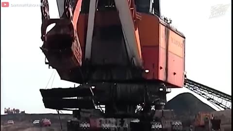 Extremely Risky Transport Operations: Large Trucks | Largest Heavy Machinery