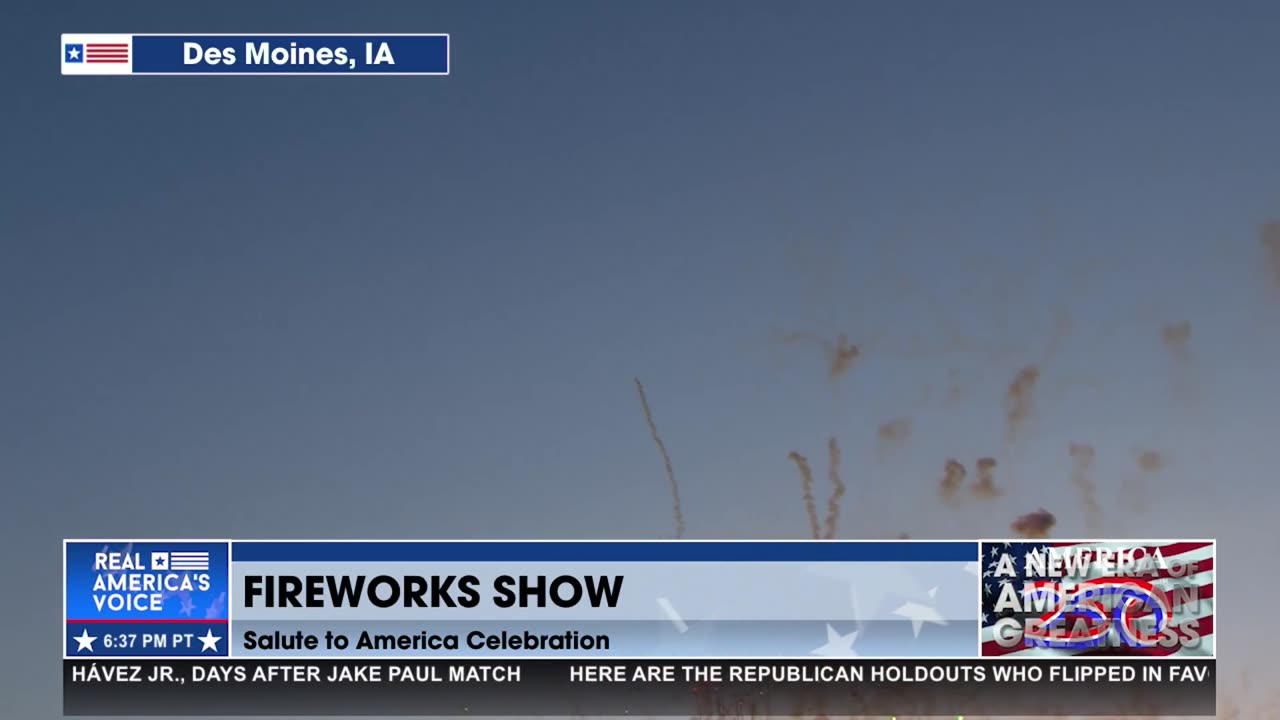 CROWD REACTION IN DES MOINES