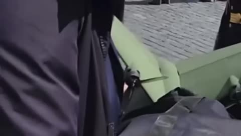 Putin Bodyguards Carrying Massive Anti-UAV Transmitter Gun
