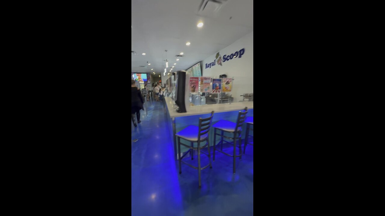 Royal Scoop Ice Cream | 4K