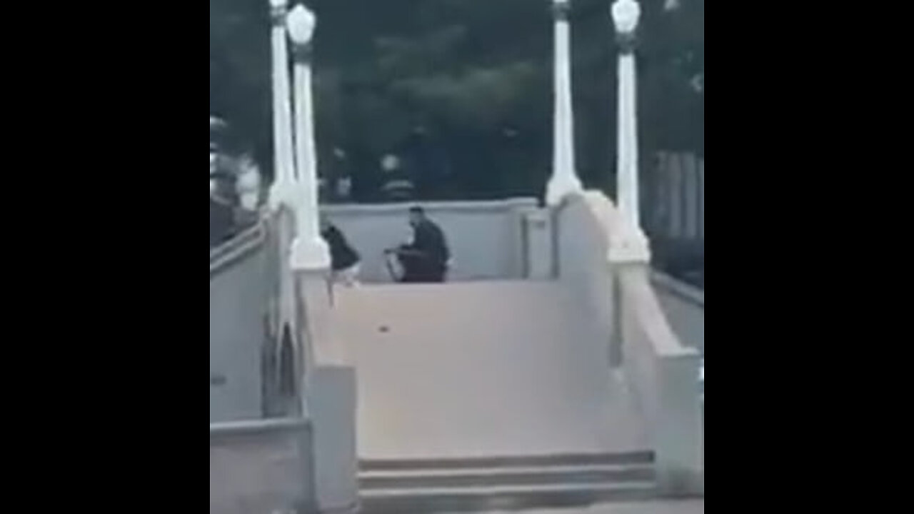 Full 10 minutes of the terror attack on a Hanukkah celebration in Sydney