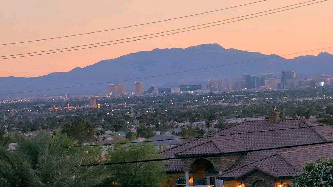 Did you see tonight's Las Vegas sunset? Check this out! 05.14.2025 #follow #lasvegas #travel #gaming