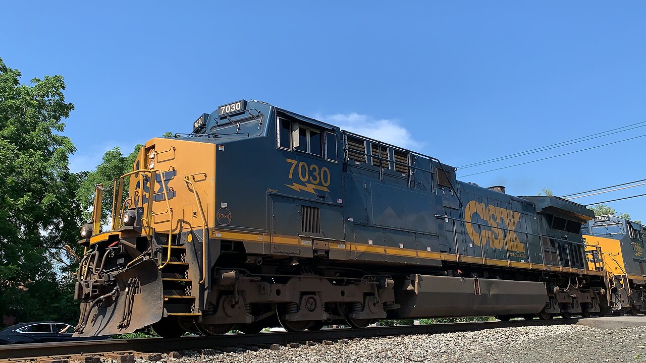 Lightning Fast CSX Train part 23 Close Encounter