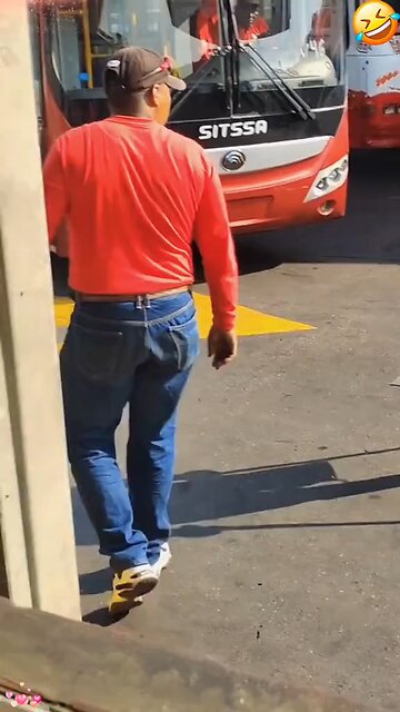 The Invisible Kick Caught on Camera 😳👟💨 #InvisibleKick #Prank #japd