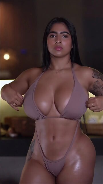 RATE HER BEAUTY 😍😍😍