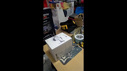 Pulper80 unboxes a DJI mini 2 drone