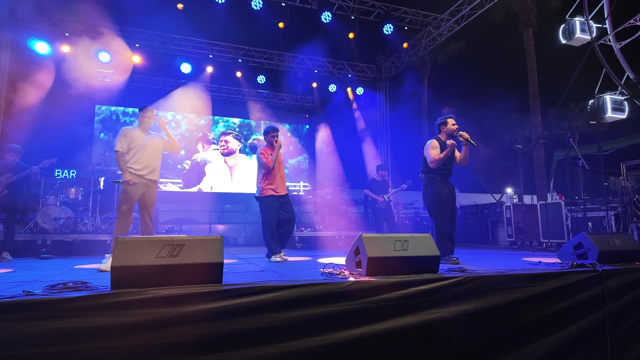 Flamenco Pop-rock La Llave Group 🎵 3 Talented Voices