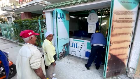 Cubans buy potable water as pipes fail during energy crisis