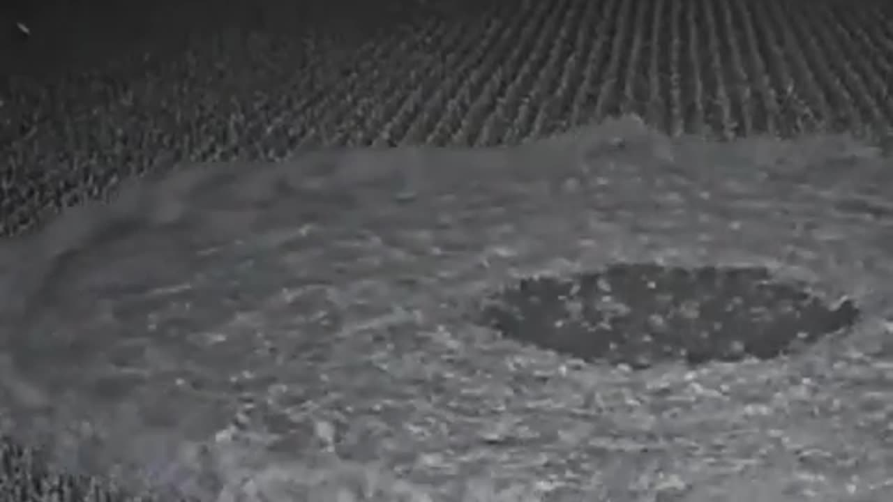 👀 CCTV Catches Mysterious Crop Circle Forming in Real Time! 🌾🛸