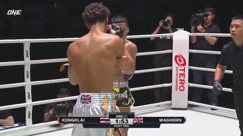 US Sports Martial Arts Feat. Dramatic Comeback Victory 😤 Otis Waghorn vs. Kongklai | Muay Thai