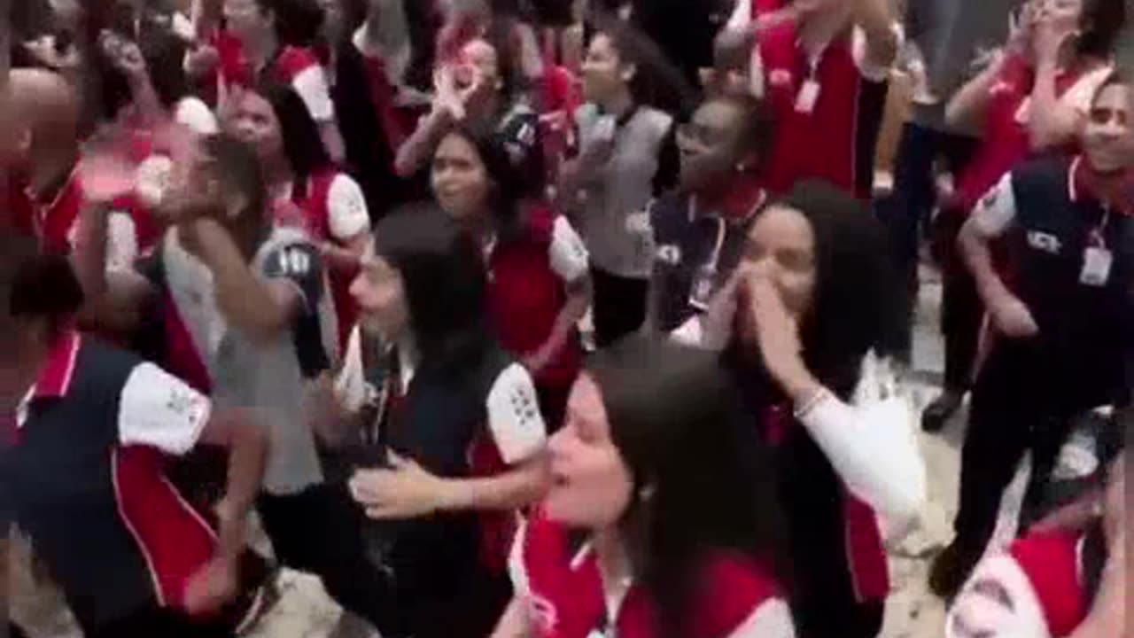 danço na presença do rei.mp4