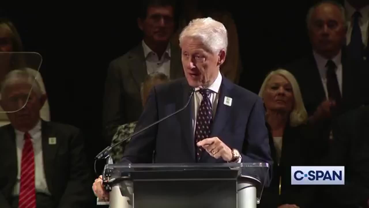 Bill Clinton’s Trembling Hands Spark Concern During Oklahoma City Speech