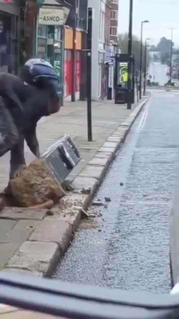 He wanted money to buy alcohol, so he smashed the parking meter to get coins.