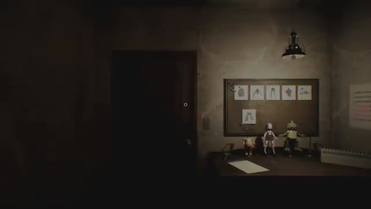 WHO'S AT THE DOOR ? Will you be able to distinguish reality from hallucinations ? Full Game