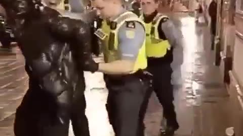 Aggressive migrant arrested in Dublin.