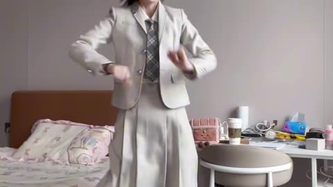 Feminine Snow White Dress Tempting Model Walk | Daily Beauty EP 1519