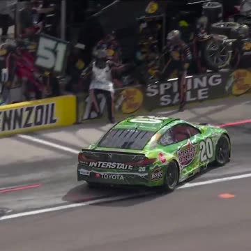 Motorsport.com - .@CBellRacing was just pitted by two different teams 🤨