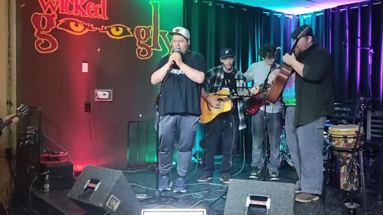 ELVIS- CANT HELP FALLING IN LOVE LIVE COVER