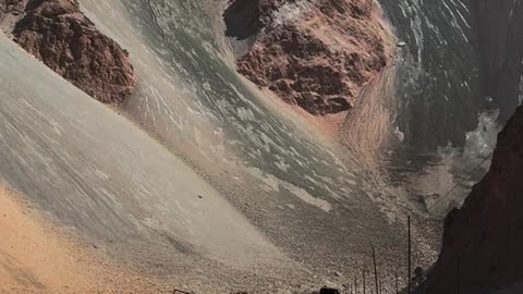 The oppressive feeling from the Pamir Plateau