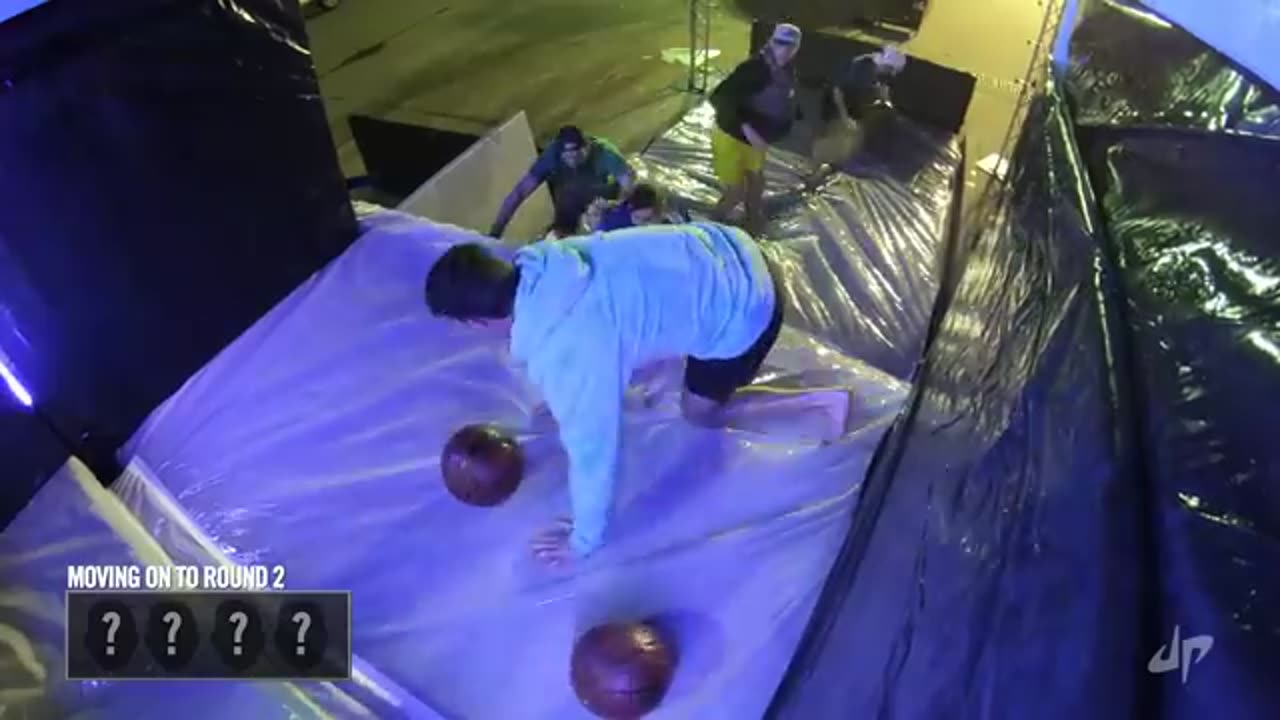 Incredible: Longest Dunk Wins