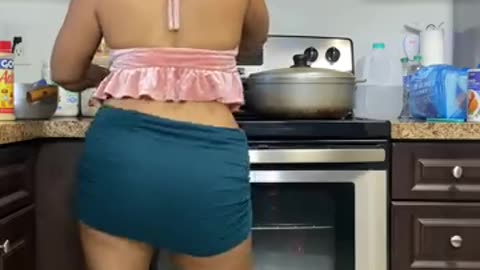 TWERKING THAT BOOTY