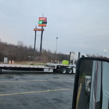 Bored #ourtruckinglife #truckdrivers #trucker #reallifetruckers #truckdriver #atruckerslife