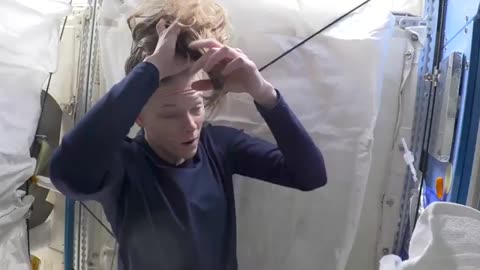 How NASA Astronauts Wash Their Hair in Space 🚀💧 | ISS Life in Microgravity