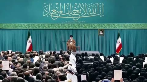 Khomeini explains his comment
