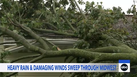Heavy rain and damaging winds sweep through Midwest