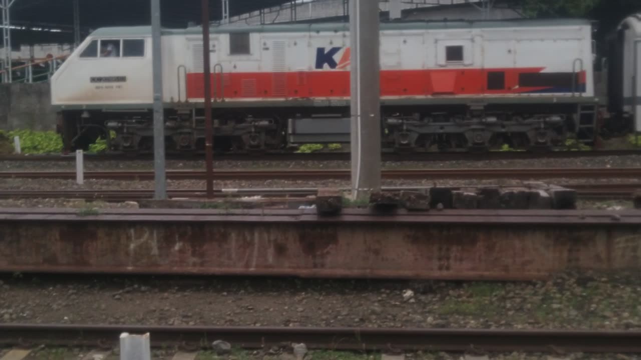 Arrival To the Station Yard
