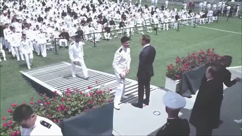 Absolute class act from VP JD Vance 🎉 Congrats Naval Academy graduates