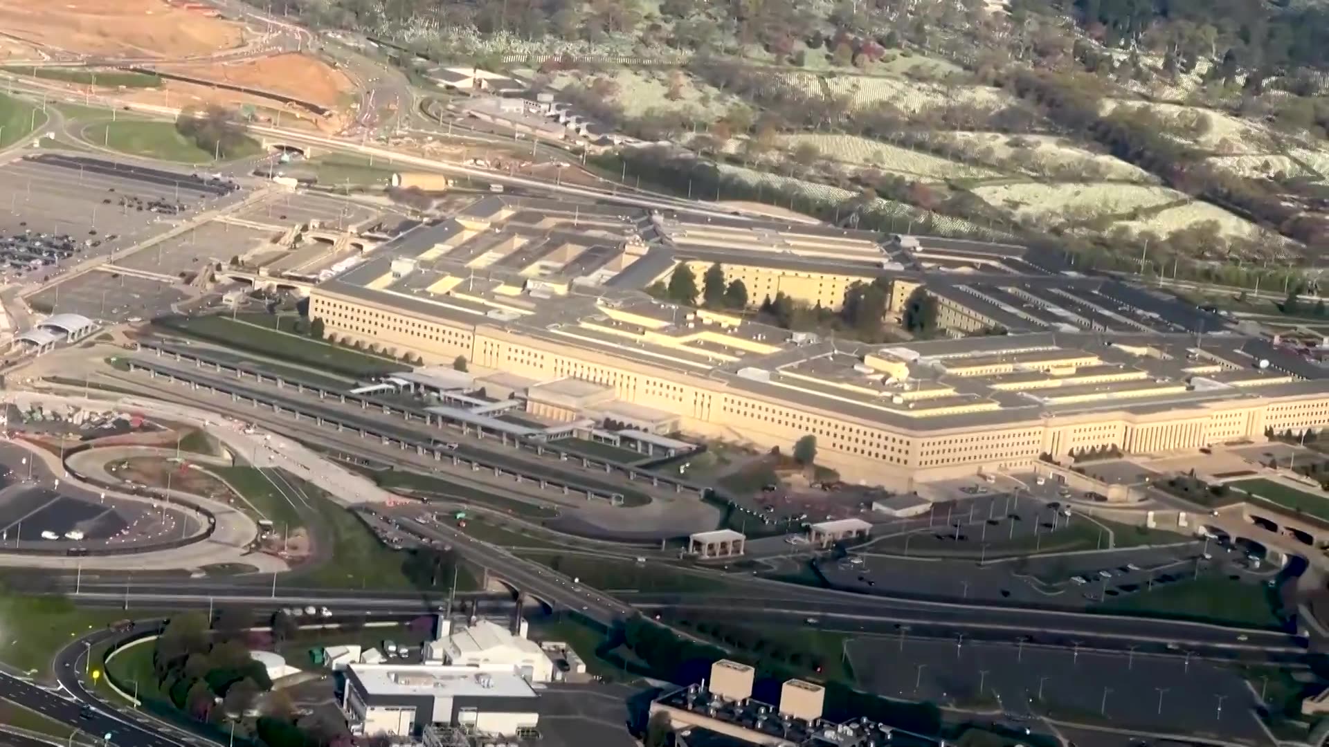 Pentagon threatens to prosecute Senator Mark Kelly with Navy recall