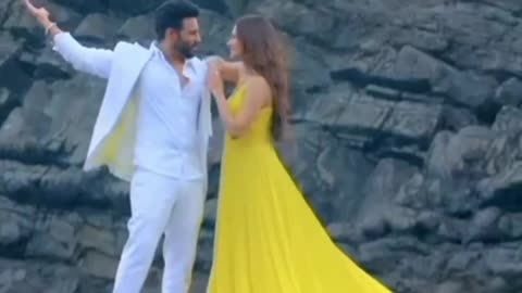 Tere naina de athre....mai resham di guddi