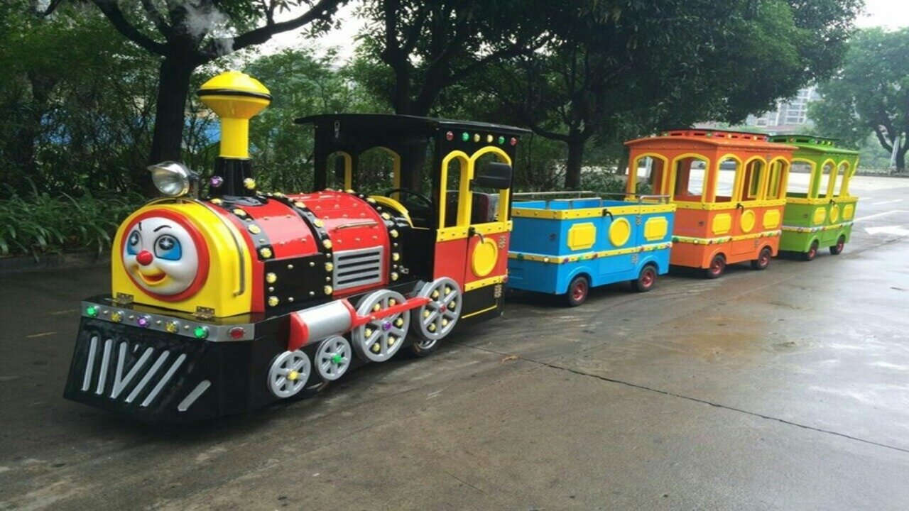 Wheels on the kids Train